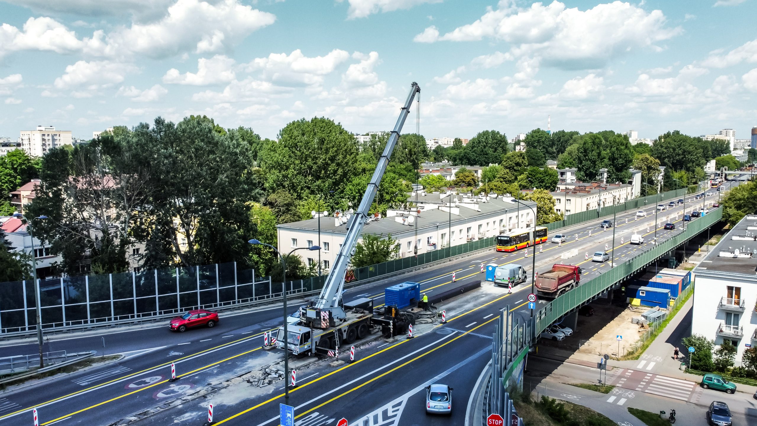 Startuje rozbiórka pierwszego z wiaduktów Trasy Łazienkowskiej na Saskiej Kępie