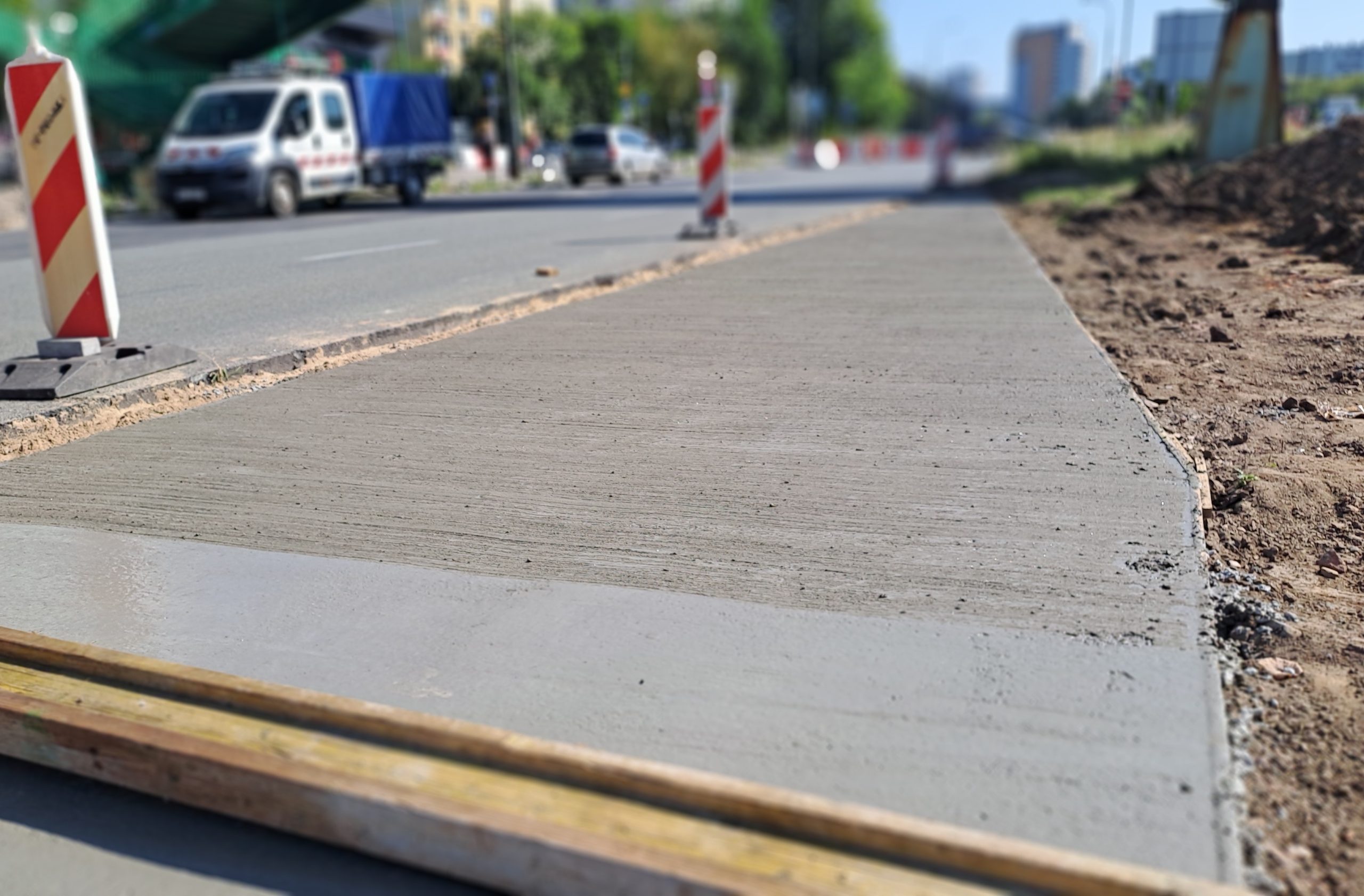 Prace przygotowawcze do wdrożenia COR po aktualizacji; Montaż i zasypka ściany oporowej z gabionów; Kontynuacja budowy sieci oświetlenia drogowego i sieci teletechnicznej;