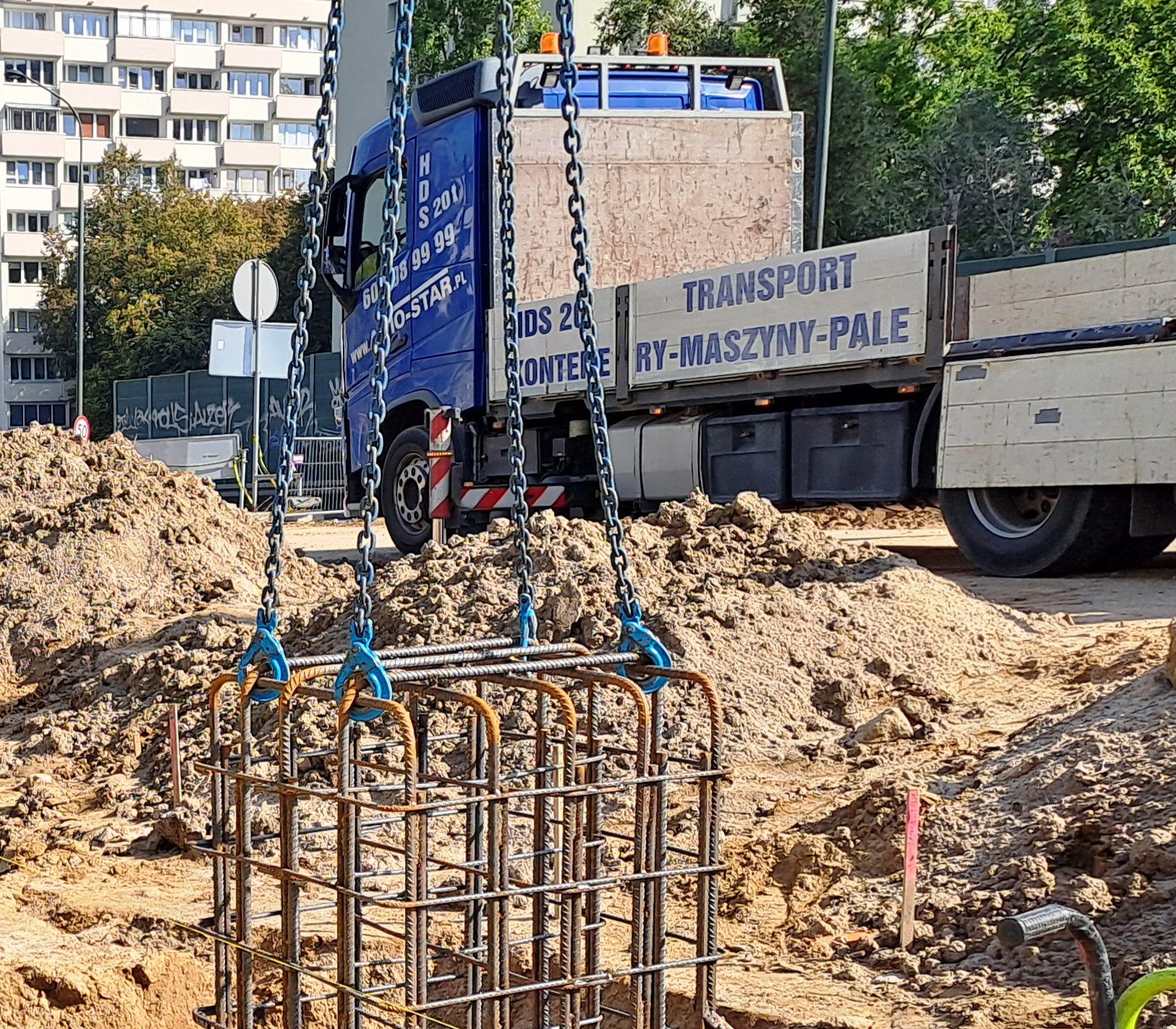Prace przygotowawcze do wdrożenia COR po aktualizacji; Budowa chodnika i ścieżki rowerowej przy P13; Kontynuacja budowy infrastruktury telekomunikacyjnej; Oczepy i słupy ekranów akustycznych;